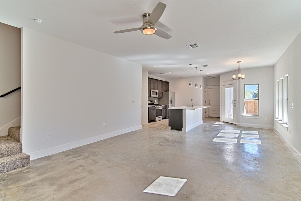 8103 West Gate BLVD A, Austin, TX 78745