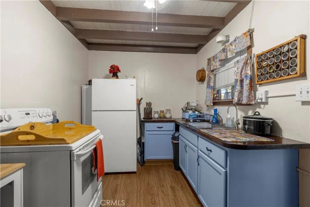 964 Chateau Drive, Crestline, CA 92325