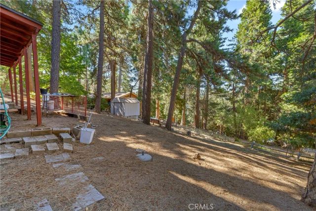964 Chateau Drive, Crestline, CA 92325