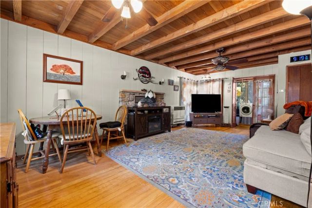 964 Chateau Drive, Crestline, CA 92325
