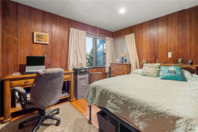 964 Chateau Drive, Crestline, CA 92325