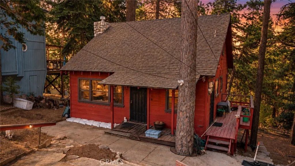 964 Chateau Drive, Crestline, CA 92325