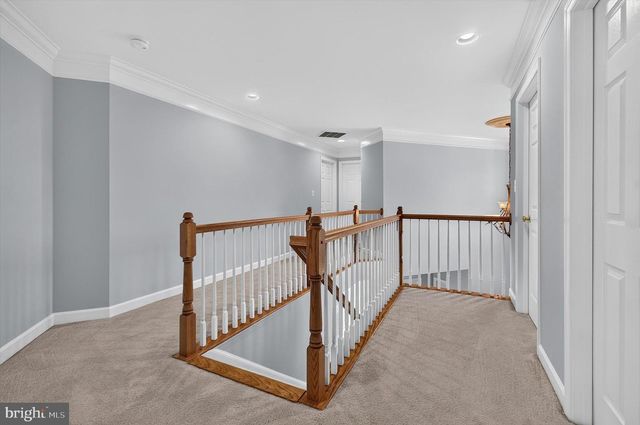 25670 S VILLAGE DR, Chantilly, VA 20152