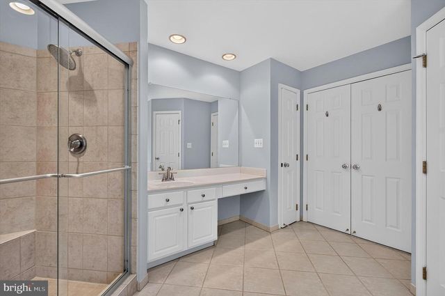 25670 S VILLAGE DR, Chantilly, VA 20152