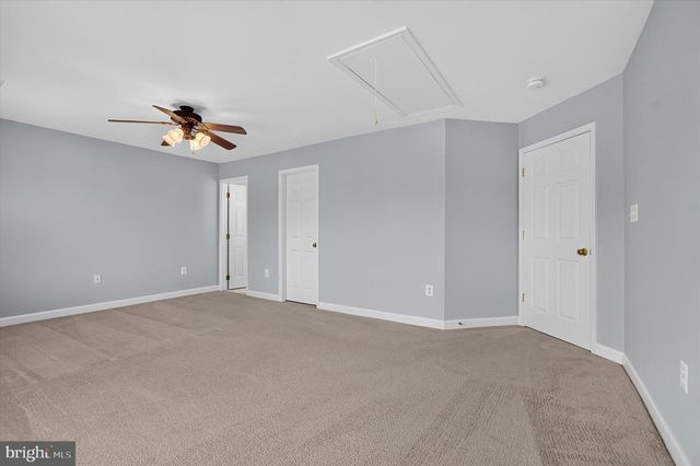 25670 S VILLAGE DR, Chantilly, VA 20152