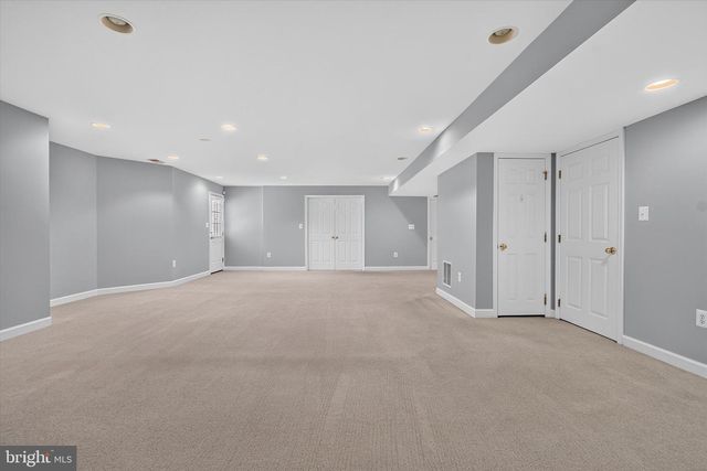 25670 S VILLAGE DR, Chantilly, VA 20152