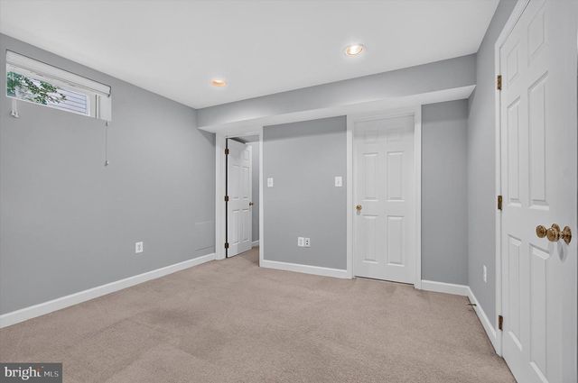 25670 S VILLAGE DR, Chantilly, VA 20152