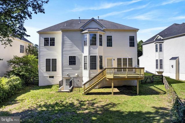 25670 S VILLAGE DR, Chantilly, VA 20152