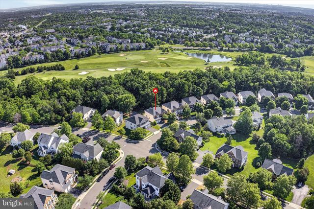 25670 S VILLAGE DR, Chantilly, VA 20152