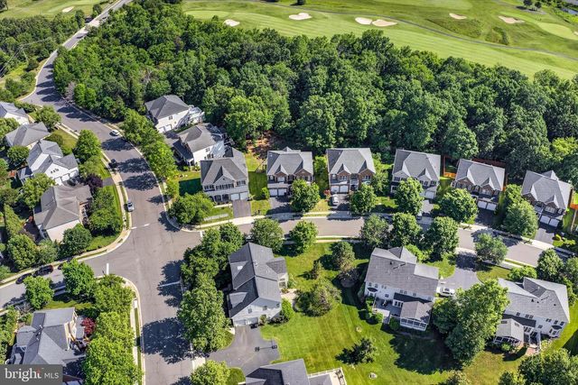 25670 S VILLAGE DR, Chantilly, VA 20152