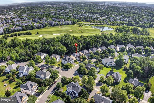 25670 S VILLAGE DR, Chantilly, VA 20152