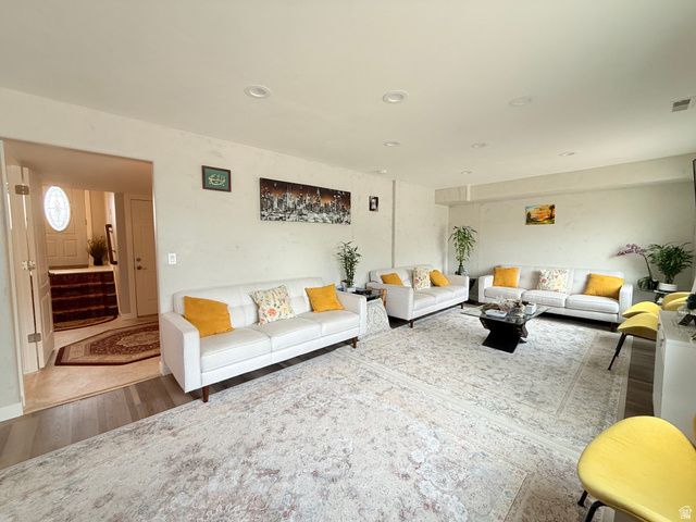 681 E ABBOTTSFORD CT, Sandy, UT 84070