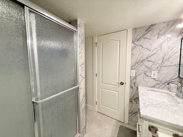 681 E ABBOTTSFORD CT, Sandy, UT 84070