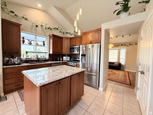 681 E ABBOTTSFORD CT, Sandy, UT 84070
