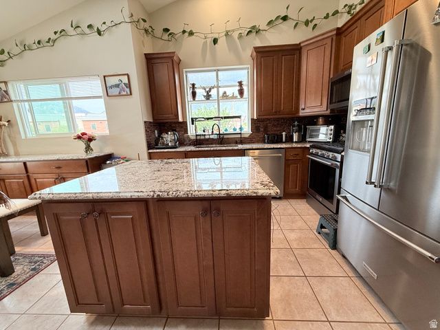 681 E ABBOTTSFORD CT, Sandy, UT 84070