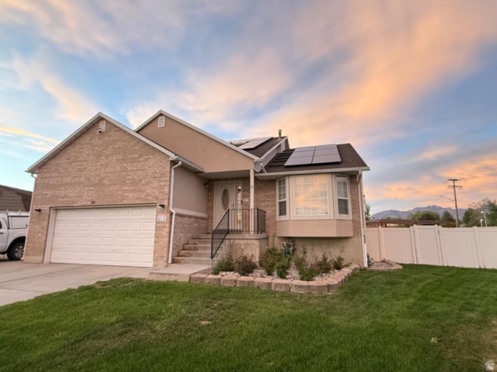 681 E ABBOTTSFORD CT, Sandy, UT 84070