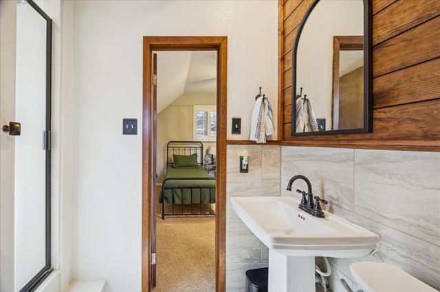 143 Thunderbird Drive, Conroe, TX 77304