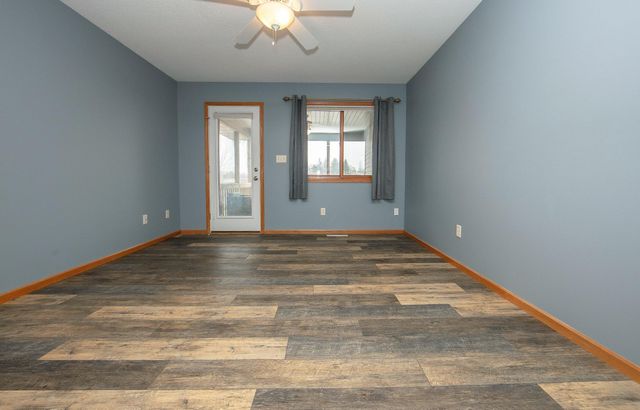 5416 Meadowlark Ln, Cedar Falls, IA 50613