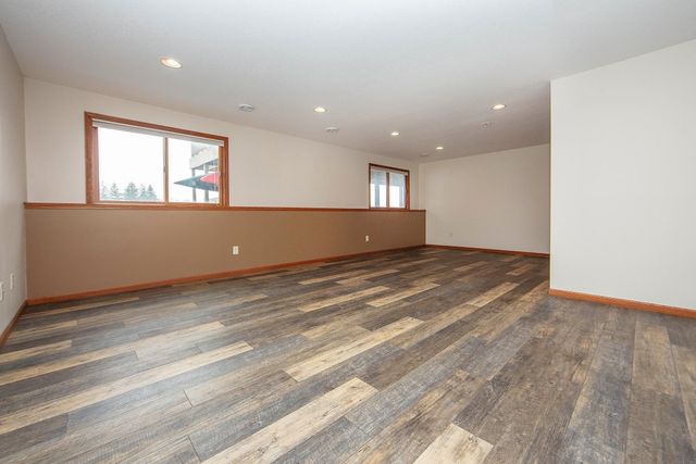 5416 Meadowlark Ln, Cedar Falls, IA 50613