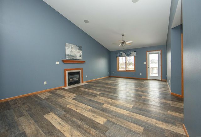 5416 Meadowlark Ln, Cedar Falls, IA 50613