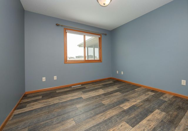 5416 Meadowlark Ln, Cedar Falls, IA 50613