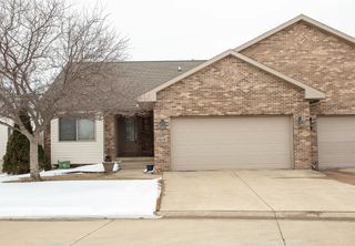 5416 Meadowlark Ln, Cedar Falls, IA 50613