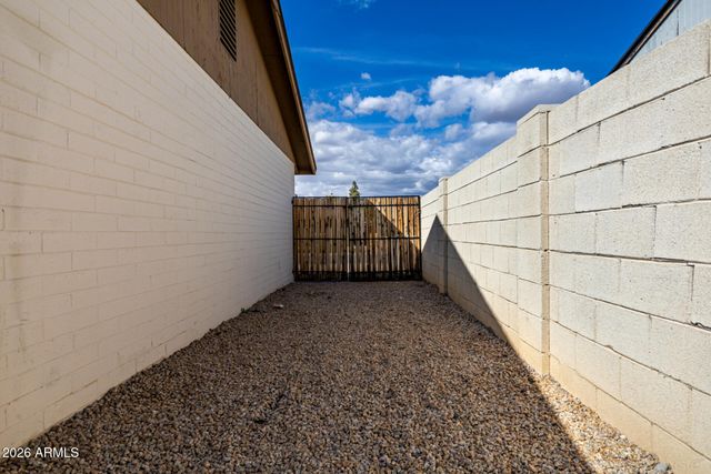 6727 W ROMA Avenue, Phoenix, AZ 85033