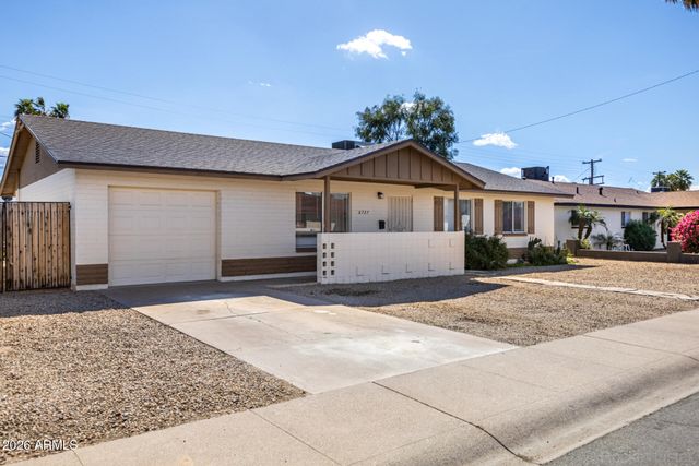 6727 W ROMA Avenue, Phoenix, AZ 85033