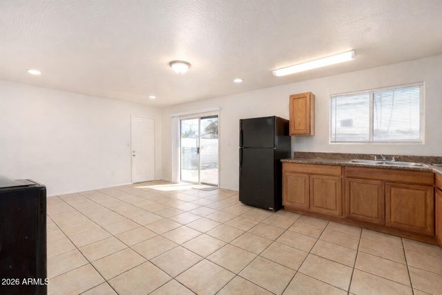 6727 W ROMA Avenue, Phoenix, AZ 85033