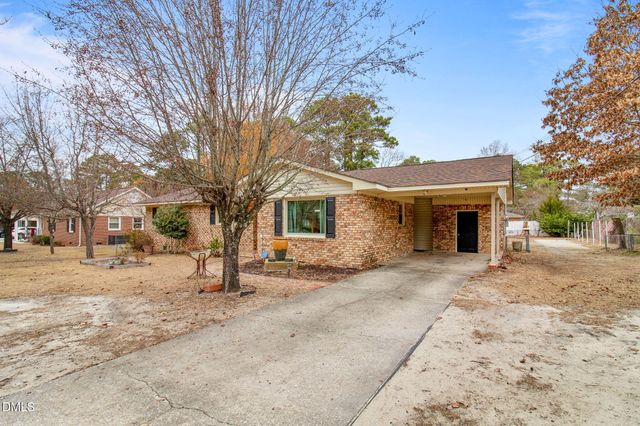 513 NW Maxine Street, Fayetteville, NC 28303