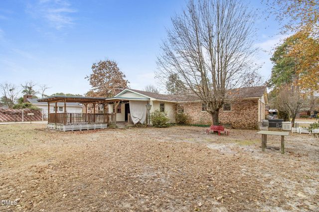 513 NW Maxine Street, Fayetteville, NC 28303