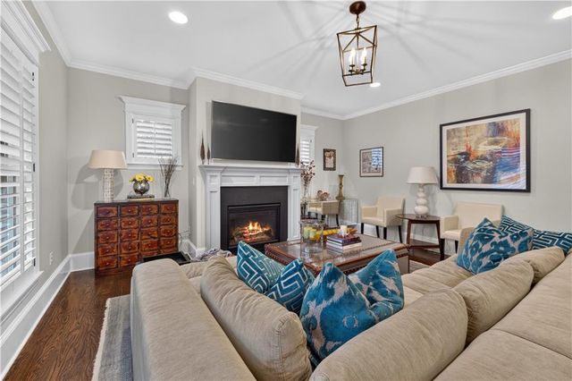 4907 W 69th Terrace, Prairie Village, KS 66208