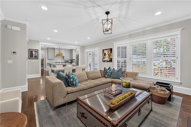 4907 W 69th Terrace, Prairie Village, KS 66208
