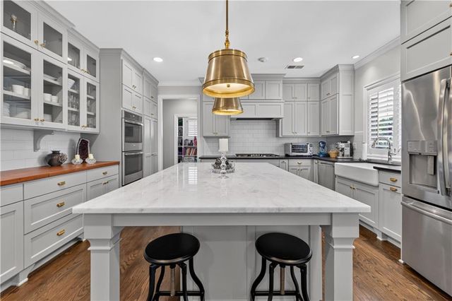 4907 W 69th Terrace, Prairie Village, KS 66208