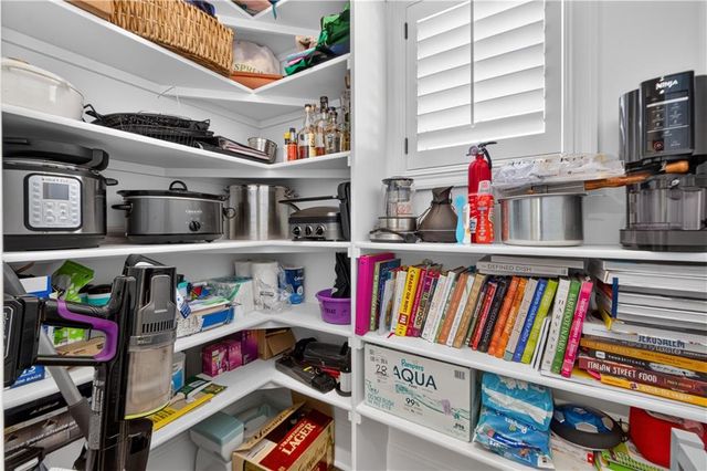 4907 W 69th Terrace, Prairie Village, KS 66208