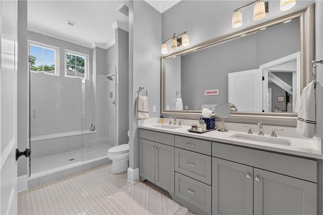 4907 W 69th Terrace, Prairie Village, KS 66208