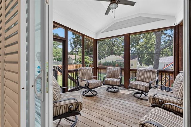 4907 W 69th Terrace, Prairie Village, KS 66208