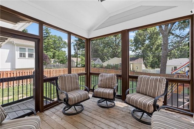 4907 W 69th Terrace, Prairie Village, KS 66208