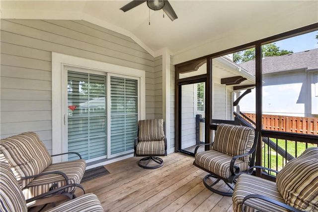 4907 W 69th Terrace, Prairie Village, KS 66208