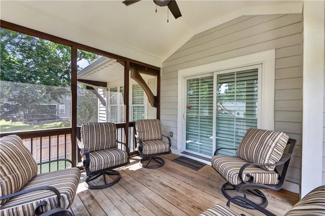4907 W 69th Terrace, Prairie Village, KS 66208