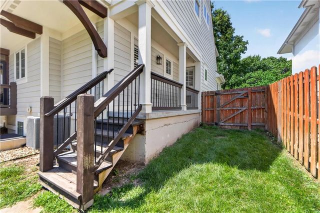 4907 W 69th Terrace, Prairie Village, KS 66208
