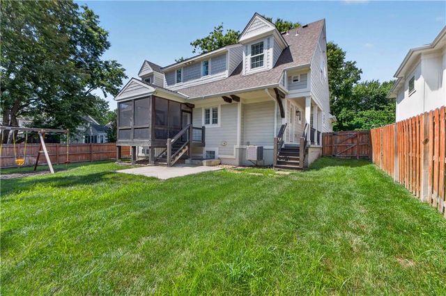 4907 W 69th Terrace, Prairie Village, KS 66208