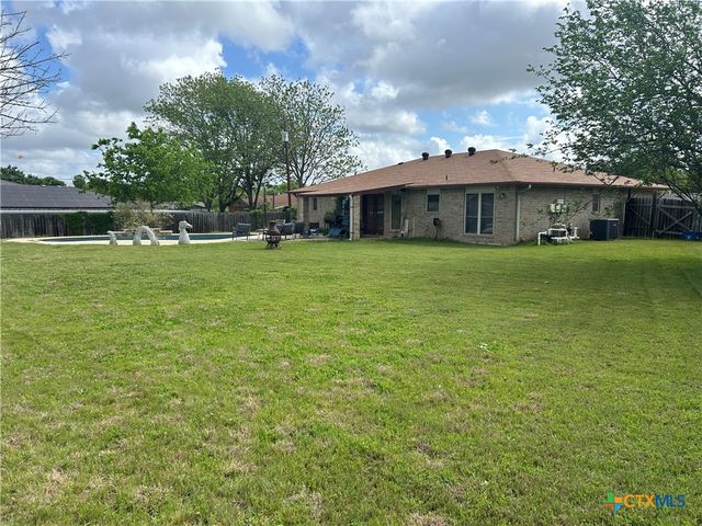 303 Creek Branch Cove, Killeen, TX 76543