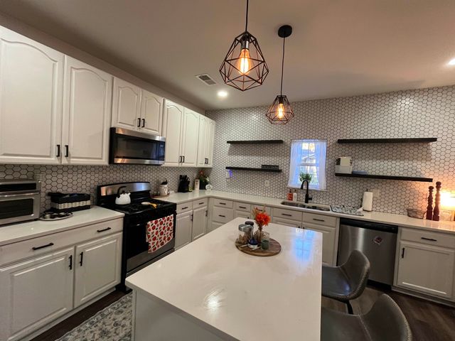 8591 KERRVILLE-ROSEMARK RD, Millington, TN 38053