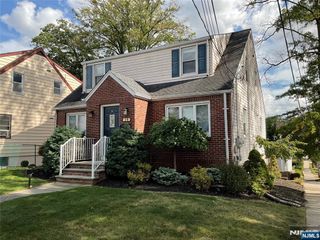 20 Summit Avenue 2 FL, Lyndhurst, NJ 07071