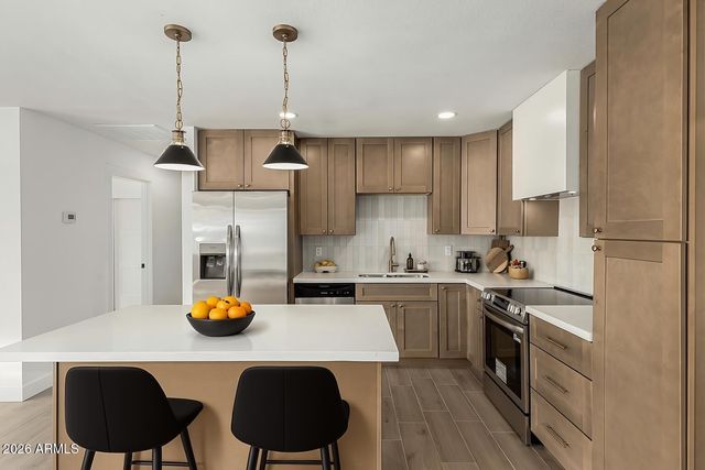 622 E PAPAGO Drive, Tempe, AZ 85288