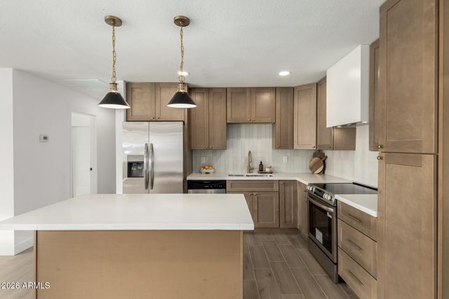 622 E PAPAGO Drive, Tempe, AZ 85288