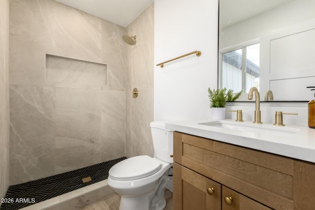 622 E PAPAGO Drive, Tempe, AZ 85288