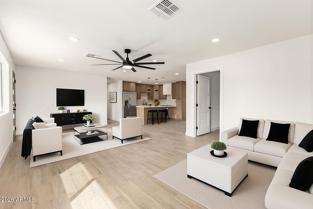 622 E PAPAGO Drive, Tempe, AZ 85288