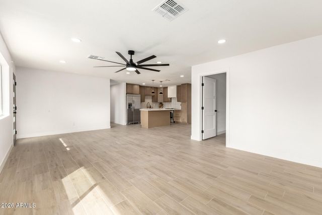 622 E PAPAGO Drive, Tempe, AZ 85288